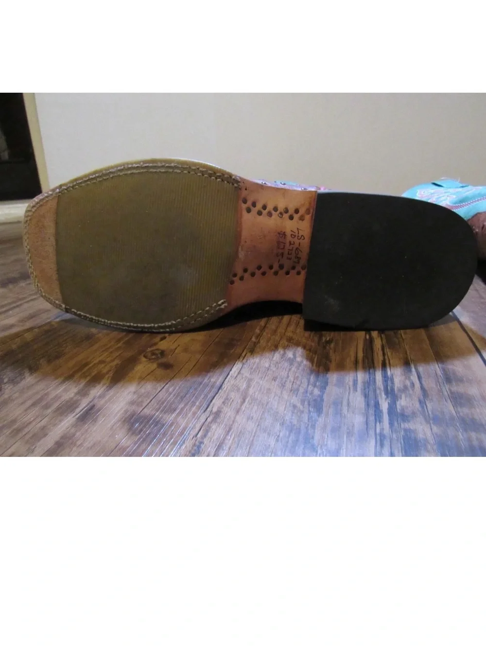 Great condition Macie Beam Brown Ostrich Leather Western Boots with Teal moment